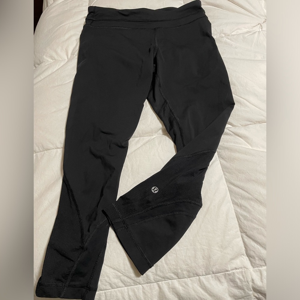 Lululemon Leggings Black with pockets!
